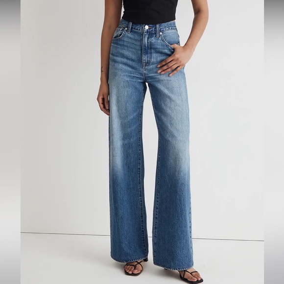 Madewell Superwide-Leg Jeans in Fannin Wash - Picture 2 of 10
